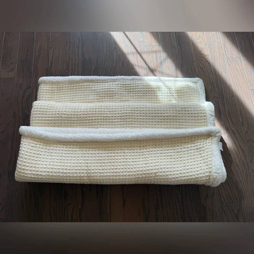 Pottery Barn Faux Sherpa Waffle Throw Blanket 50x60 Cream